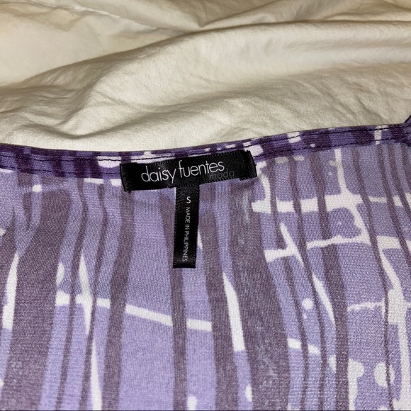 Daisy Fuentes purple blouse. Purple blouse - Picture 5 of 5